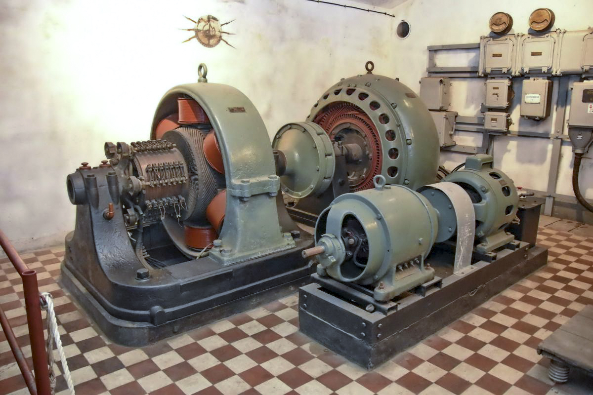 Ligne Maginot - GUENTRANGE (FESTE DE) - (Ouvrage d'artillerie) - L'usine électrique
Convertisseurs 400V - 110V continus