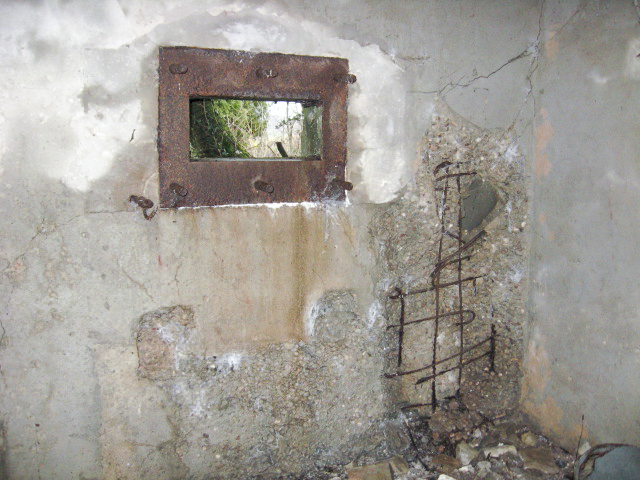 Ligne Maginot - DIEDING 1  (AVANT POSTE) - (Blockhaus pour arme infanterie) - Le créneau mitrailleuse - Christian LENHARD