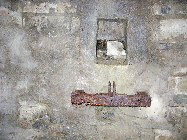 Ligne Maginot - DIEDING 2 (AVANT POSTE) - (Blockhaus pour canon) - Sas d'entrée
Créneau FM - Christian LENHARD