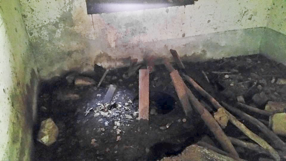 Ligne Maginot - GRAND BOIS 3 - (Blockhaus pour canon) - Les restes de l'affut crinoline pour le canon de 47 mm de marine - LAUER Markus