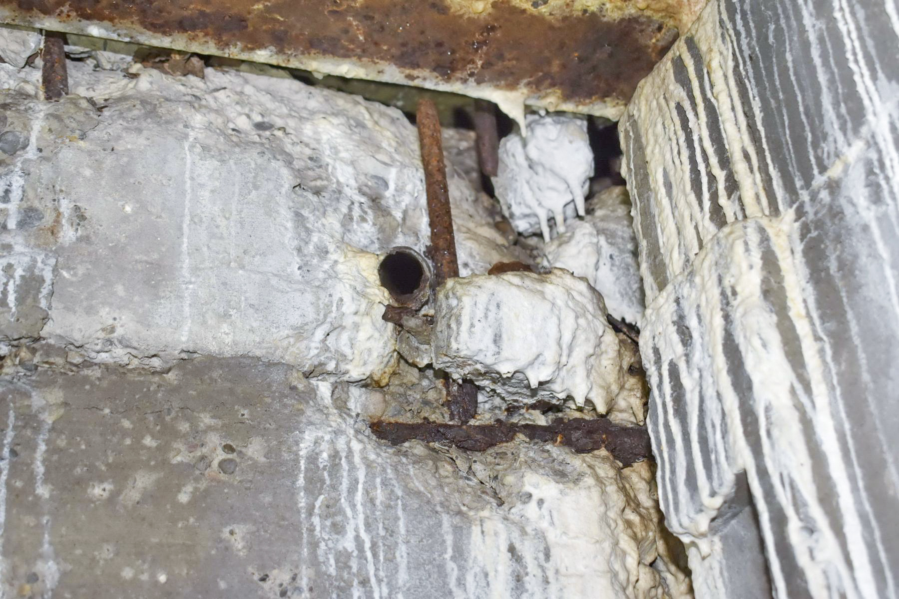 Ligne Maginot - DARIUS (I/316° RAP) - (Position d'artillerie préparée) - Tuyau de 30 mm donnant sur l'extérieur.
