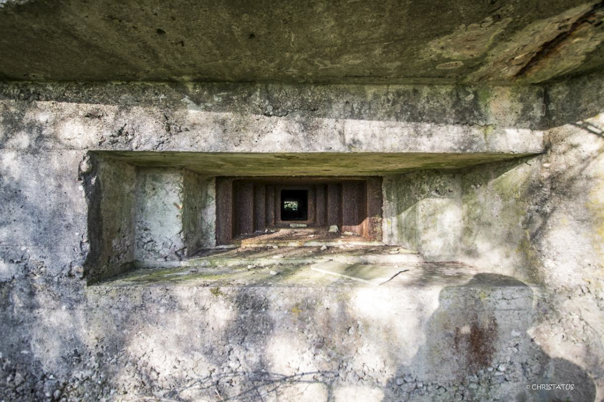 Ligne Maginot - PIFFERSRAEDCHEN 4 - (Blockhaus pour arme infanterie) - Trémie gradinée en acier moulé Mle 39/40. Elle porte à l'extérieure un numéro de fabrique 39FC