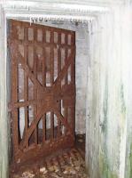 Ligne Maginot - KOENIGSMACKER (FESTE DE) - (Ouvrage d'artillerie) - Bloc 2.
Coté gauche.
Porte d'accès.