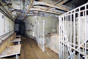 Ligne Maginot - ANZELING - A25 - (Ouvrage d'artillerie) - Bloc 4
Magasin M2 au pied du bloc