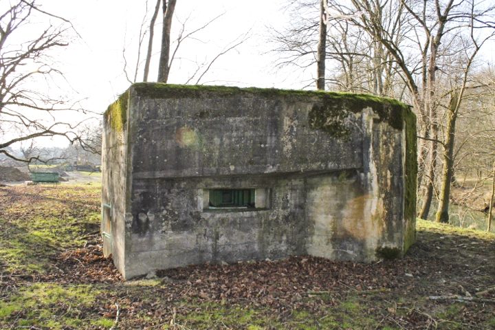 Ligne Maginot - VAL D'ACHEN 2 - (Blockhaus pour arme infanterie) - Façade de tir
Créneau mitrailleuse