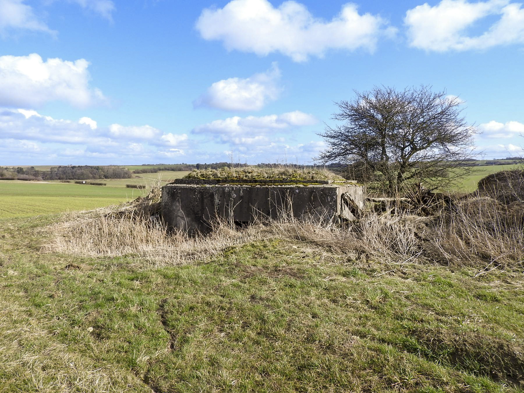 Ligne Maginot - AB18 - (Blockhaus pour canon) - Le blockhaus vu de l'arrière.