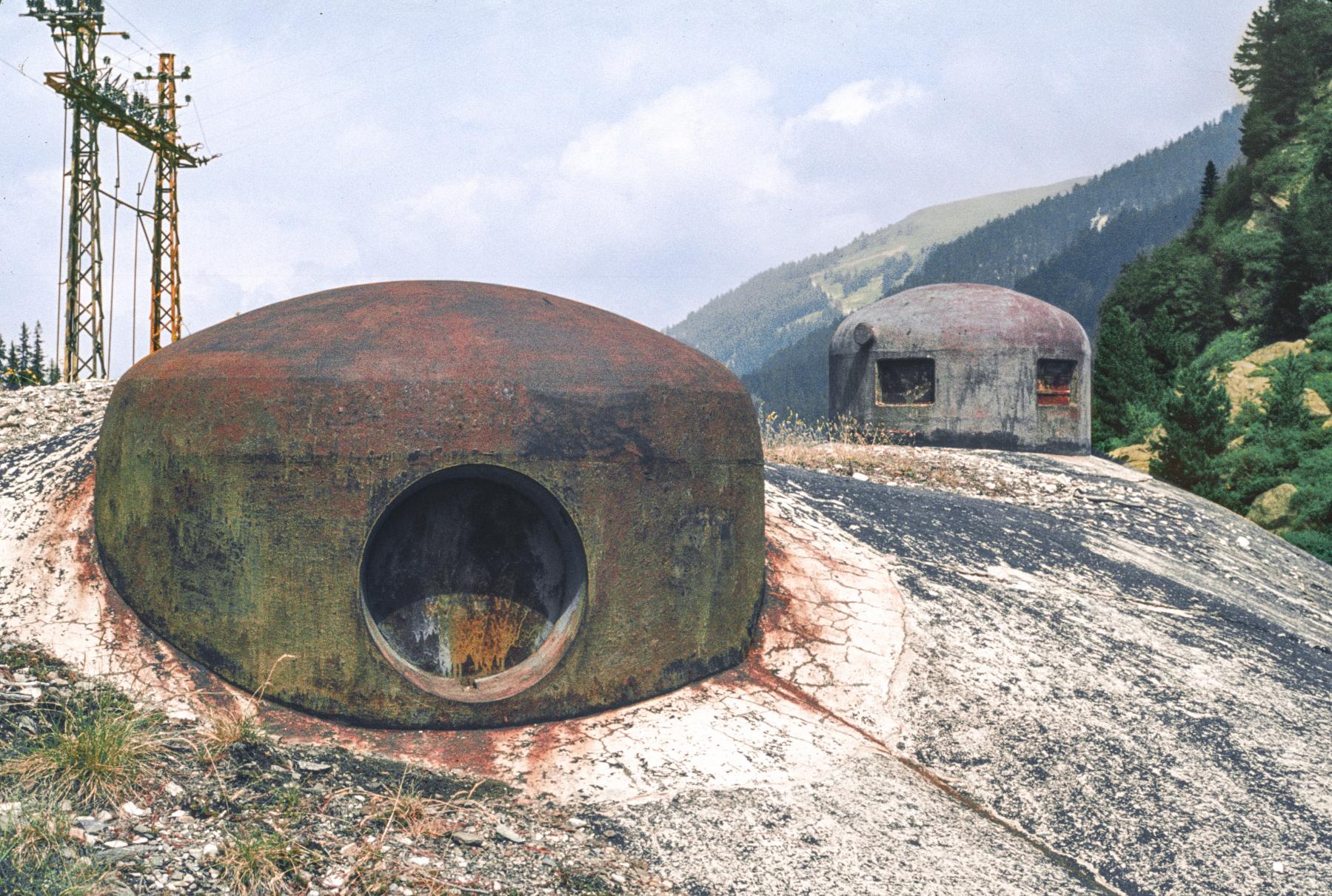 Ligne Maginot - LAVOIR - (Ouvrage d'artillerie) - Entrée munitions
Les cloches
