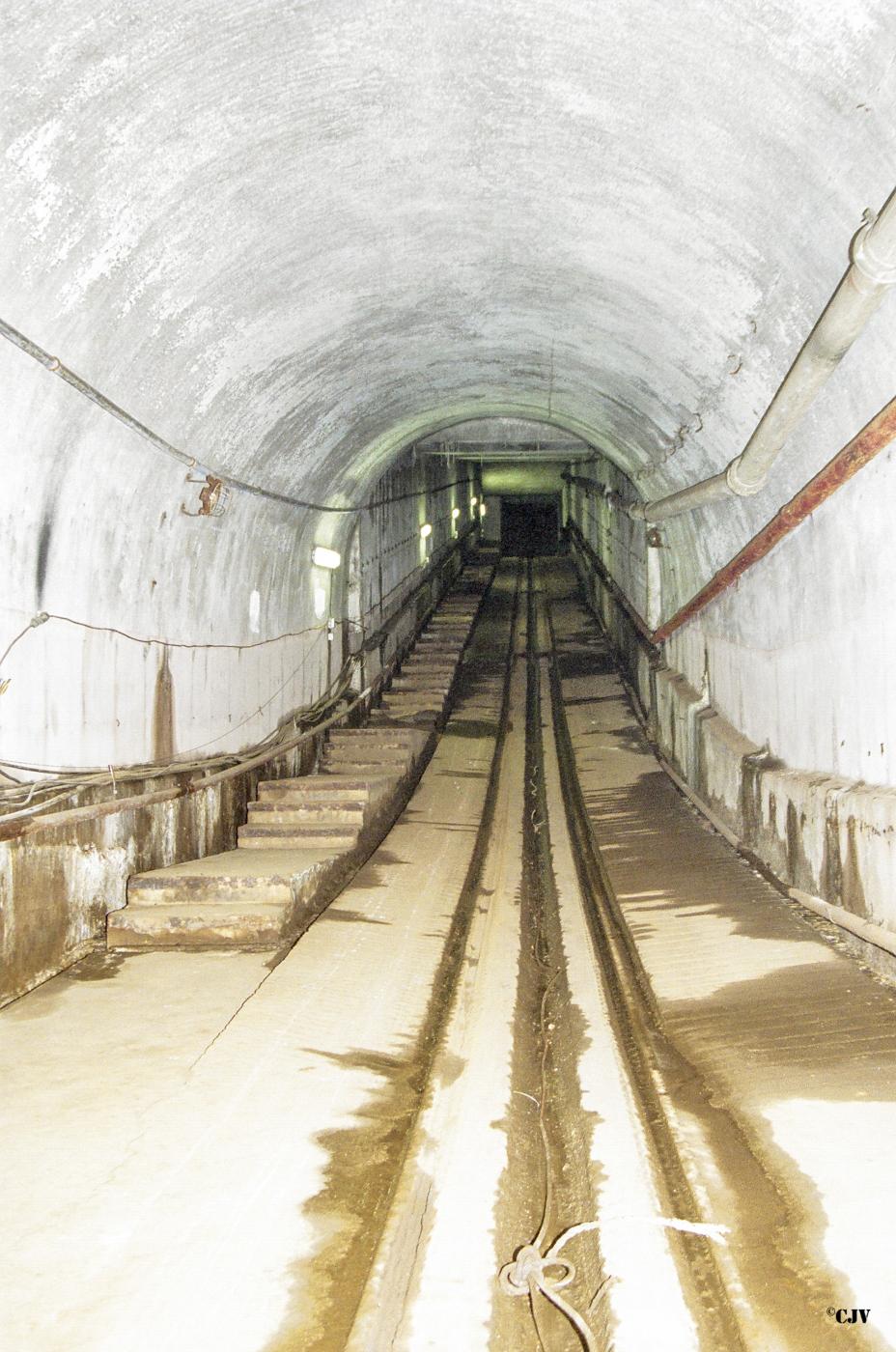 Ligne Maginot - ANZELING - A25 - (Ouvrage d'artillerie) - Entrée munitions
Le plan incliné