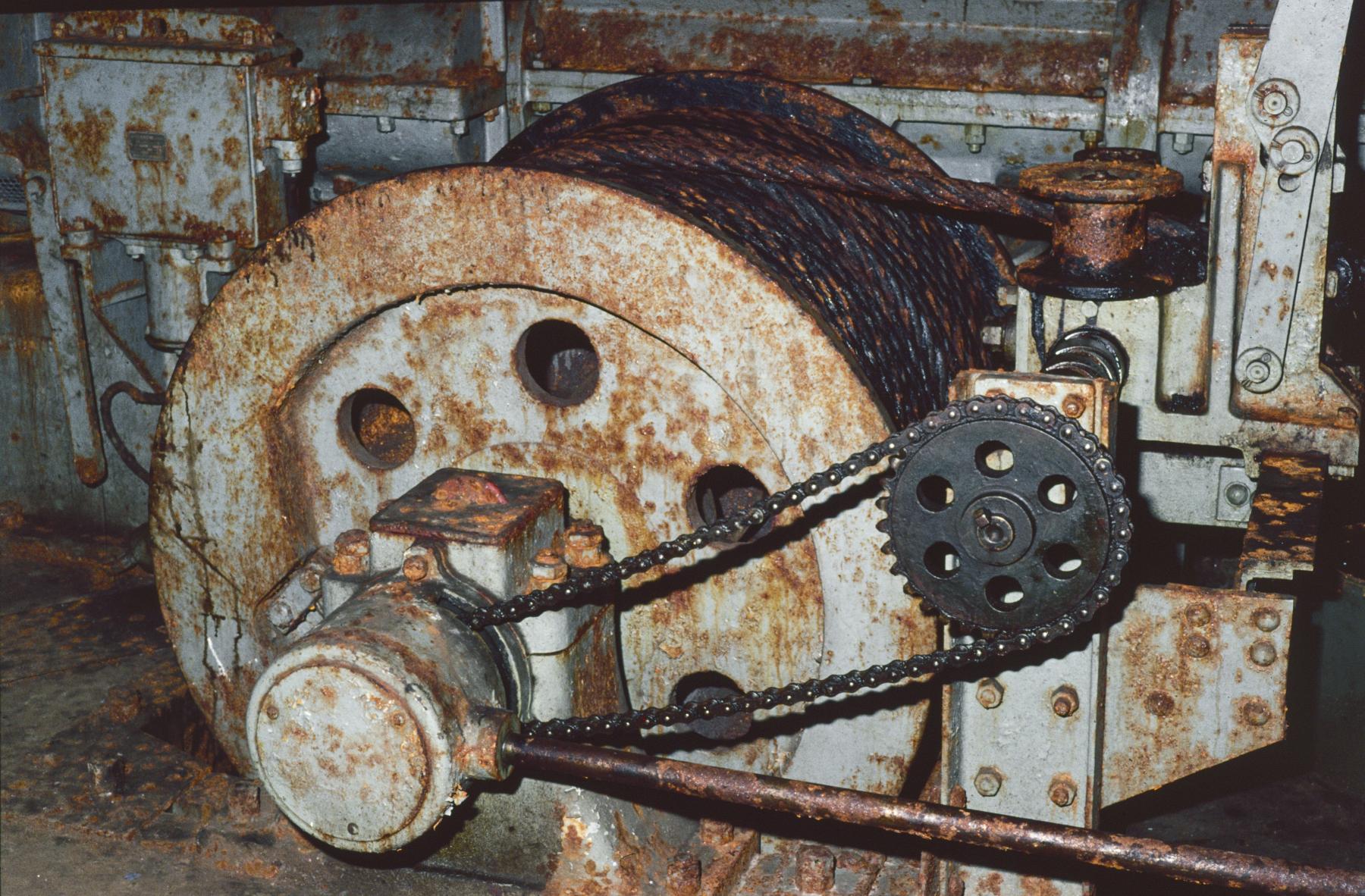 Ligne Maginot - ANZELING - A25 - (Ouvrage d'artillerie) - Entrée munitions
Système de treuil du plan incliné