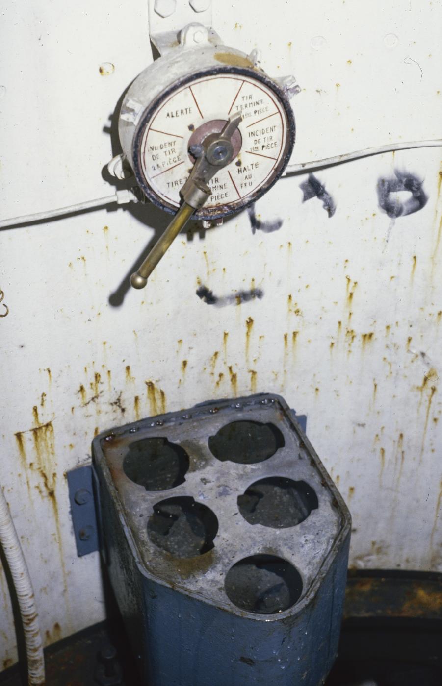 Ligne Maginot - ANZELING - A25 - (Ouvrage d'artillerie) - Bloc 3
Tourelle pour deux mortiers 81 mm