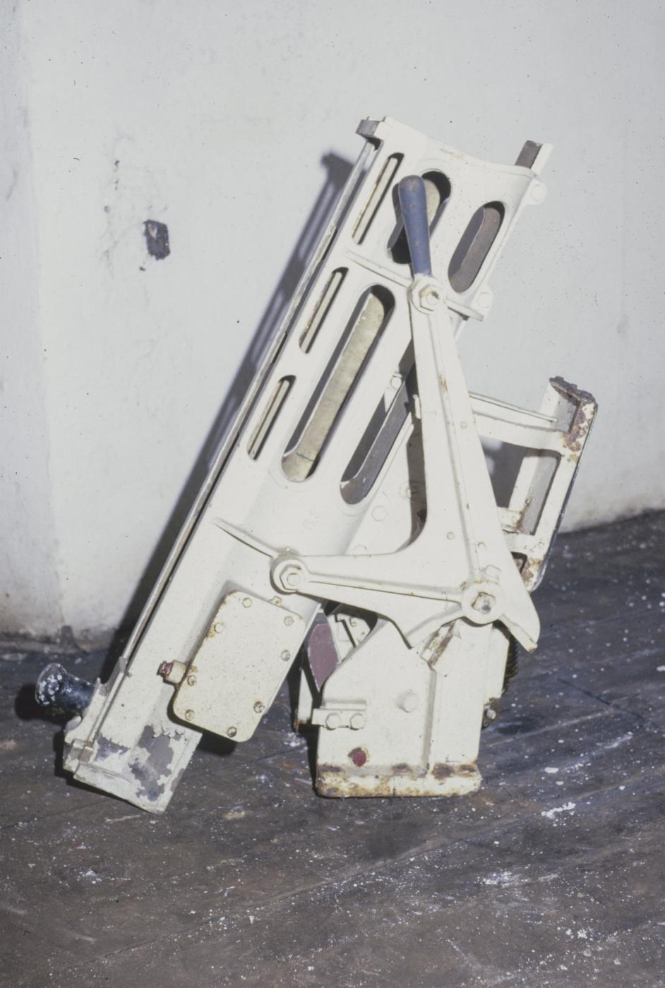 Ligne Maginot - ANZELING - A25 - (Ouvrage d'artillerie) - Bloc 5
Tourelle pour deux lance-bombes de 135mm
Système de chargement semi-automatique du 135mm de tourelle
