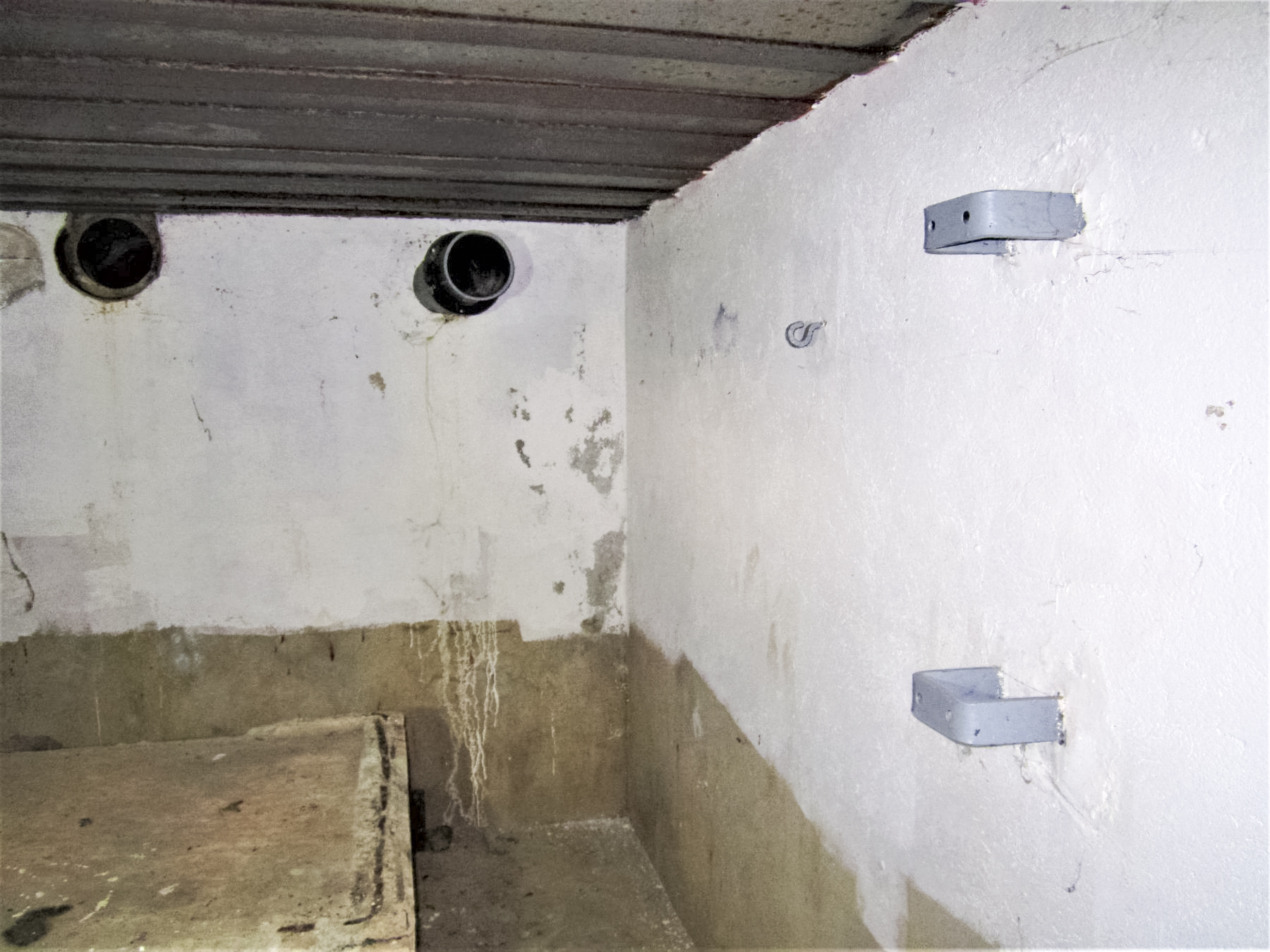 Ligne Maginot - FORT FOCH - (Abri) - Support du ventilateur
A coté, un crochet pour hamac