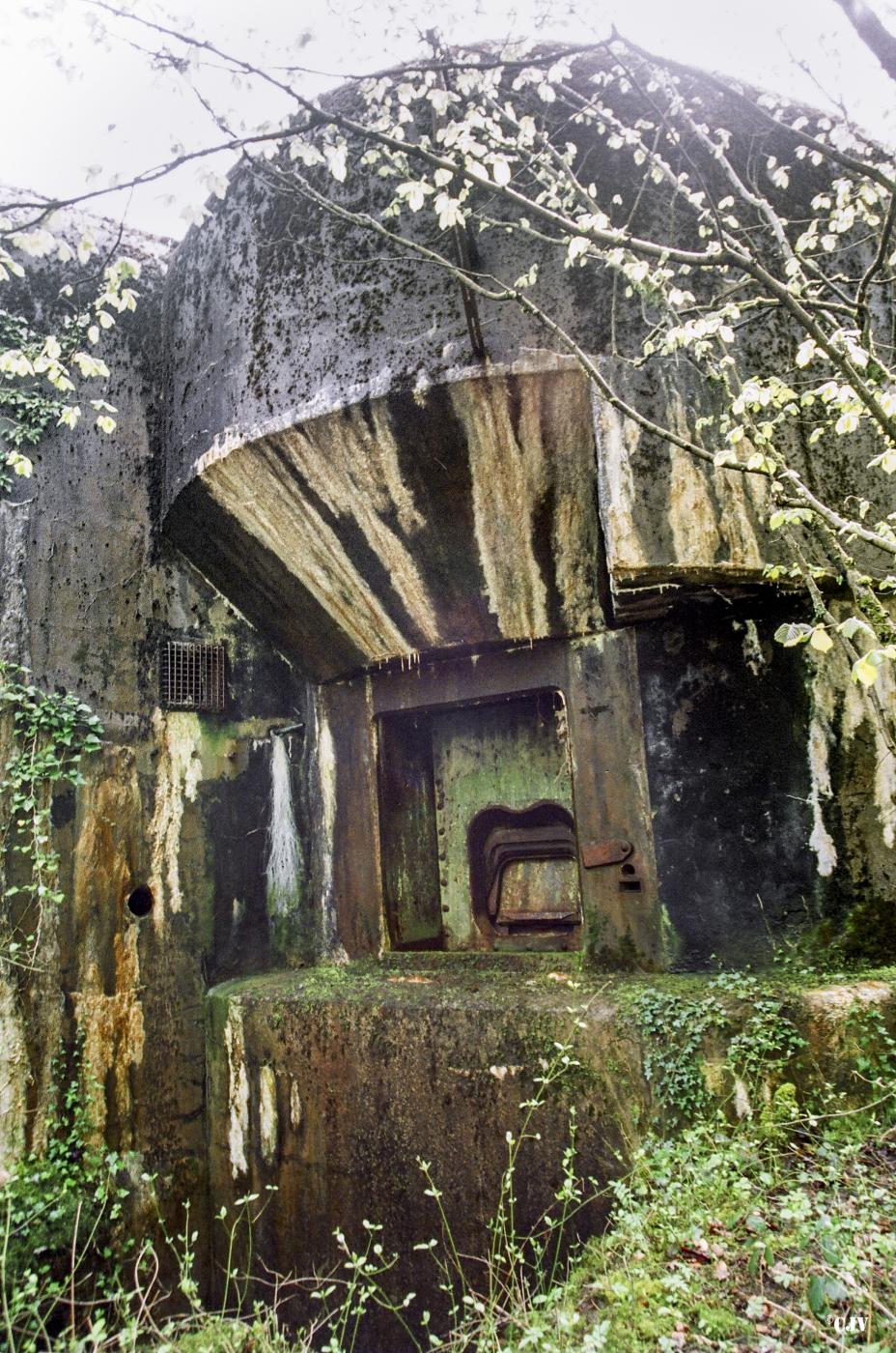 Ligne Maginot - ANZELING - A25 - (Ouvrage d'artillerie) - Bloc 5
Créneau pour lance bombes de 135