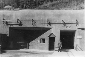 Ligne Maginot - HOCHWALD - (Ouvrage d'artillerie) - Bloc 8
Entrée munitions