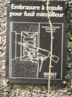 Ligne Maginot - A26-A - FONTAINE OUEST - (Blockhaus pour canon) - Plaque apposée à proximité de l'embrasure à rotule pour fusil mitrailleur