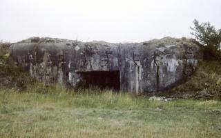 Ligne Maginot - MOTTENBERG - A33 - (Ouvrage d'infanterie) - Bloc 2.
Le bloc a déjà été ferraillé mais n'est pas encore remblayé.