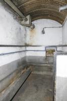Ligne Maginot - DONAU - (Abri) - Lavabos et créneau FM de façade