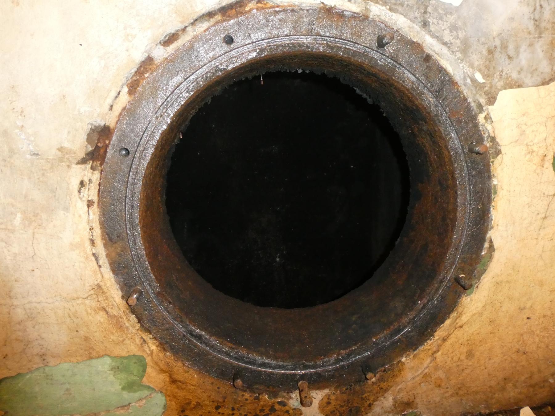 Ligne Maginot - SMIM - Chambre de détente - Trou d'homme pour l'accès à la chambre de détente
Ouvrage de Gordolon
