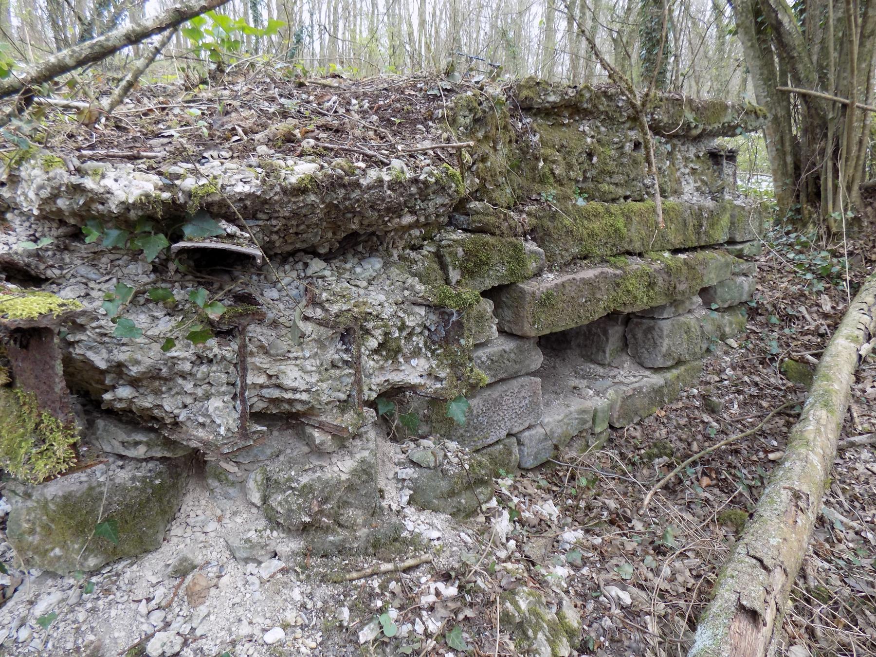 Ligne Maginot - VERLORENERBACH - (Blockhaus pour arme infanterie) - Détail renforcement du créneau principal par des IPN dans la dalle