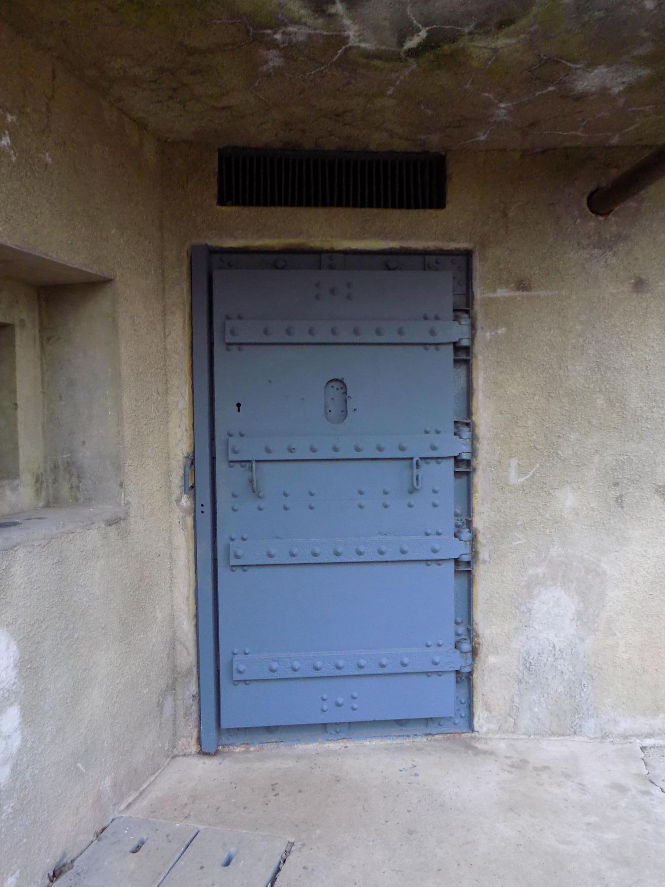 Ligne Maginot - KINDELBERG (QUARTIER CAMP - III/37° RIF) - (Abri) - Porte d'entrée du coffre ouest - JL