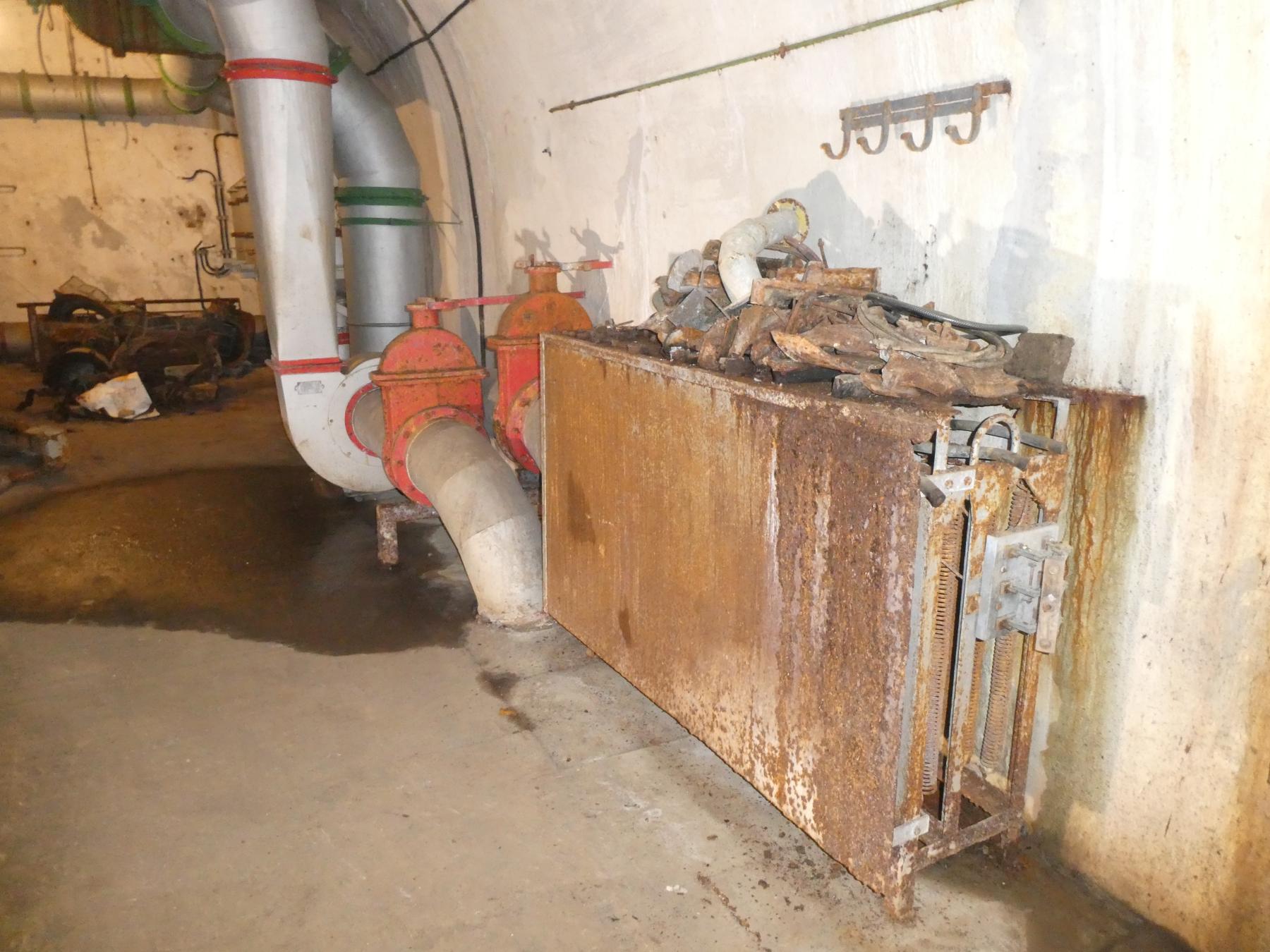 Ligne Maginot - Batterie chauffante - Batterie chauffante électrique, l'air est aspiré dans la galerie principale, réchauffé par les résistances et diffusé dans l'ouvrage.