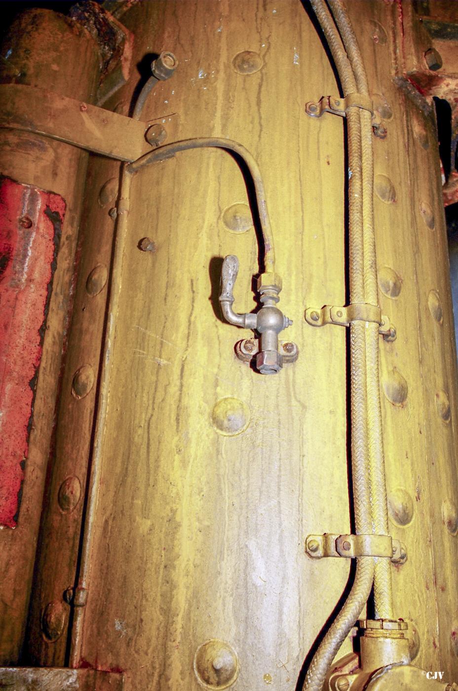 Ligne Maginot - ANZELING - A25 - (Ouvrage d'artillerie) - Bloc 9
Tourelle pour arme mixte et mortier de 50
Le système hydraulique