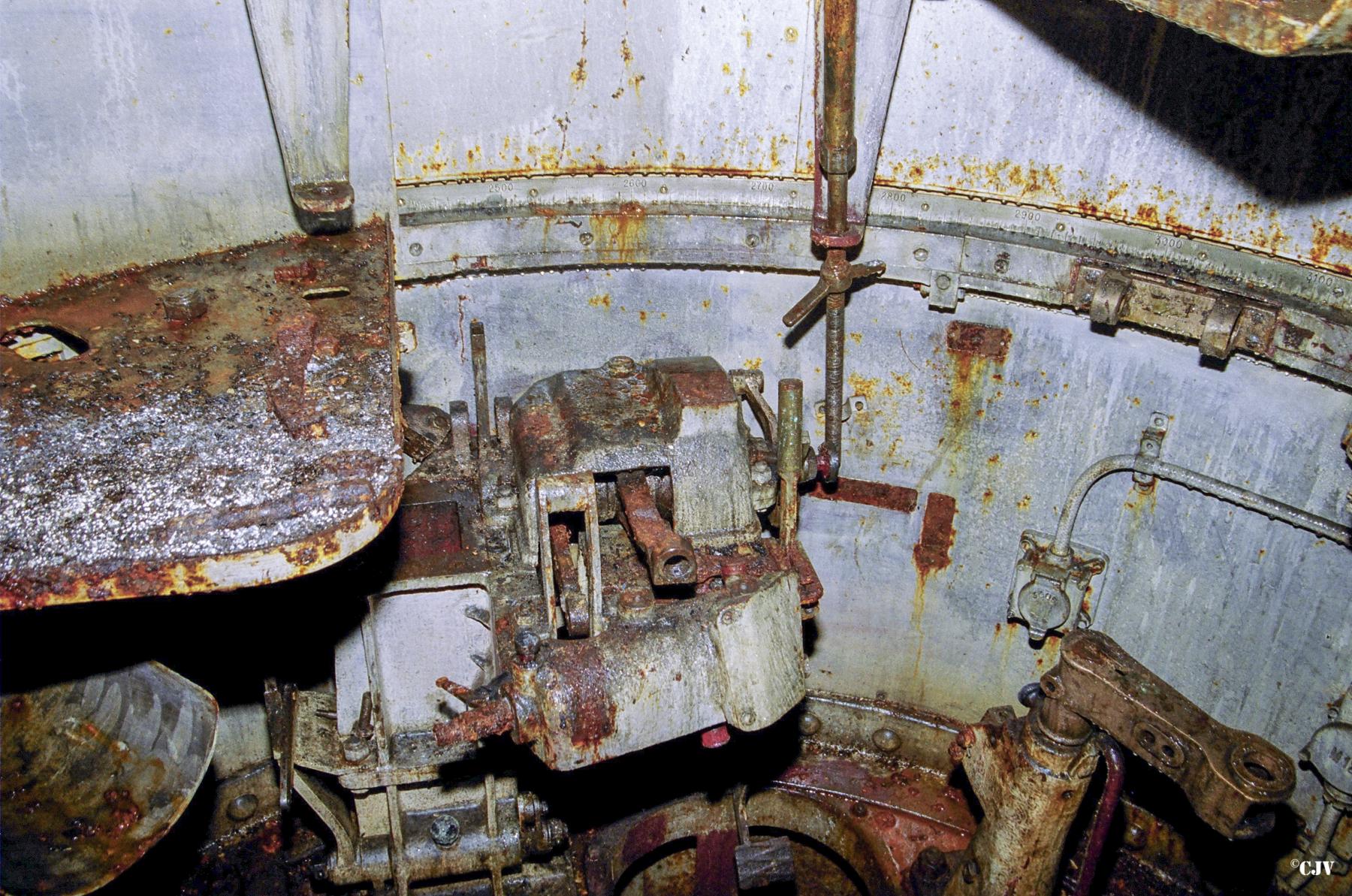 Ligne Maginot - ANZELING - A25 - (Ouvrage d'artillerie) - Bloc 9
Tourelle pour arme mixte et mortier de 50