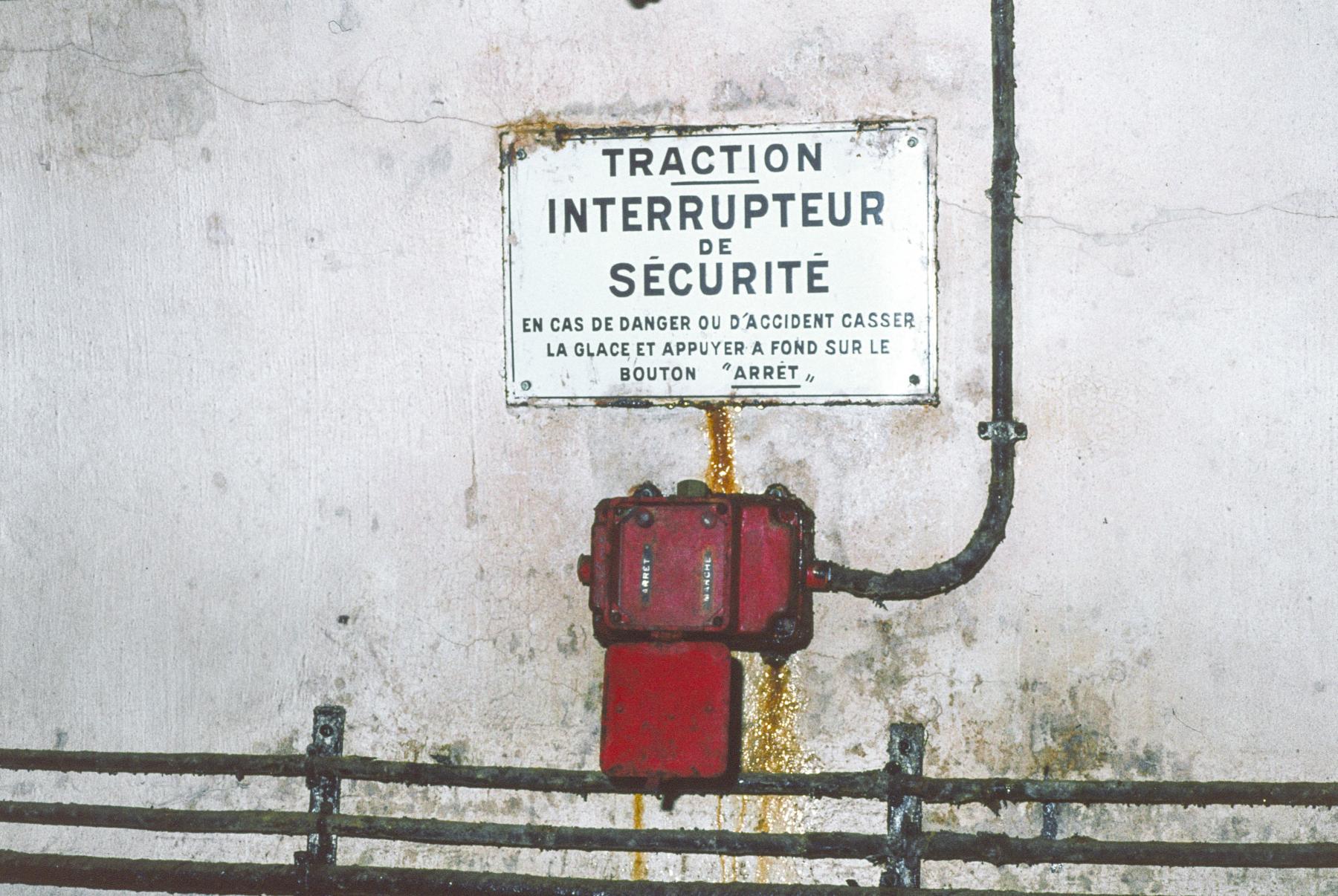 Ligne Maginot - ANZELING - A25 - (Ouvrage d'artillerie) - Interupteur