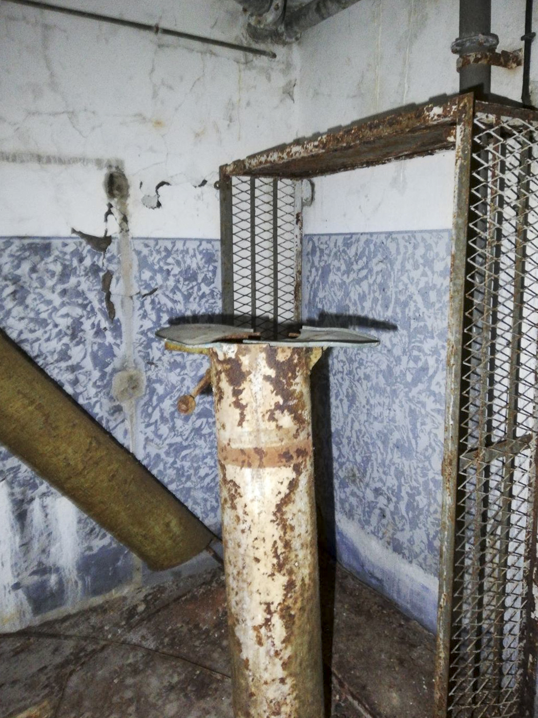 Ligne Maginot - DENTING - A28 - (Ouvrage d'infanterie) - Bloc 1
Étage supérieur.