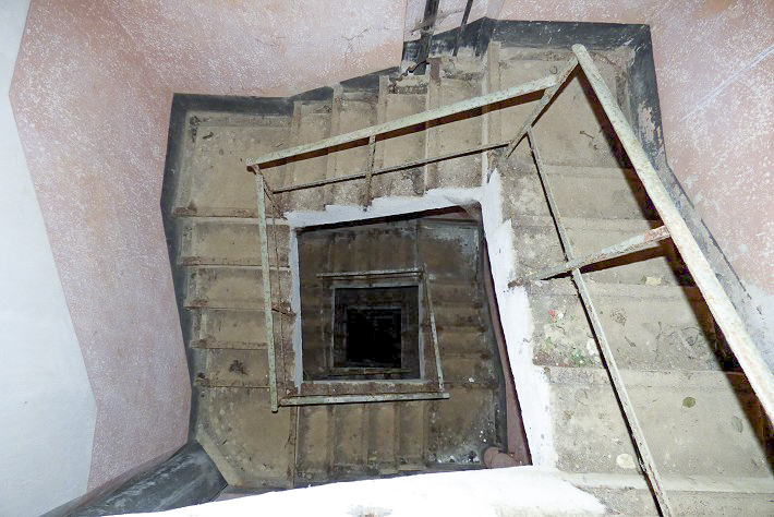 Ligne Maginot - DENTING - A28 - (Ouvrage d'infanterie) - Bloc 1
L’escalier