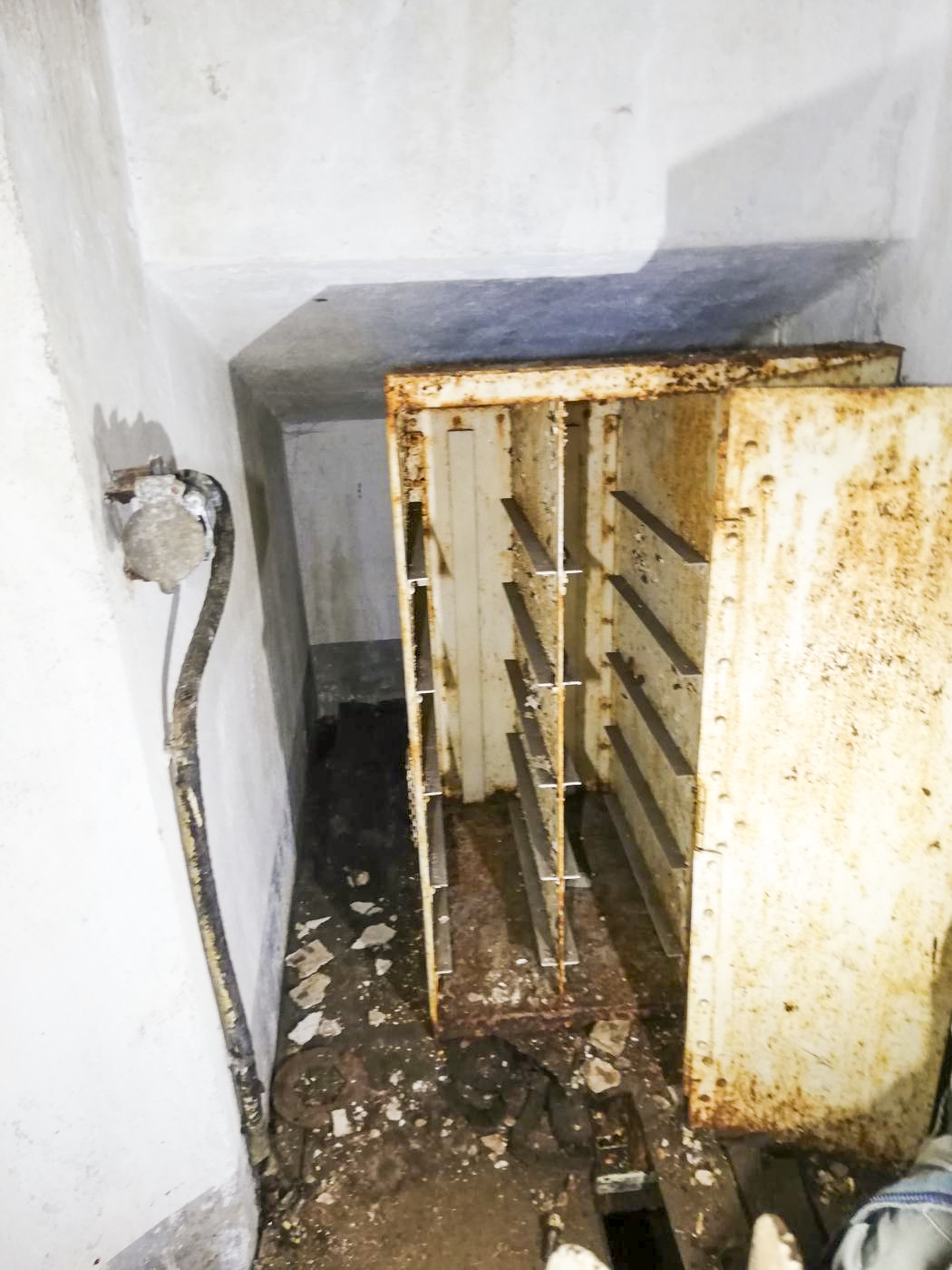 Ligne Maginot - DENTING - A28 - (Ouvrage d'infanterie) - Bloc 3
Étage intermédiaire de la tourelle de mitrailleuses