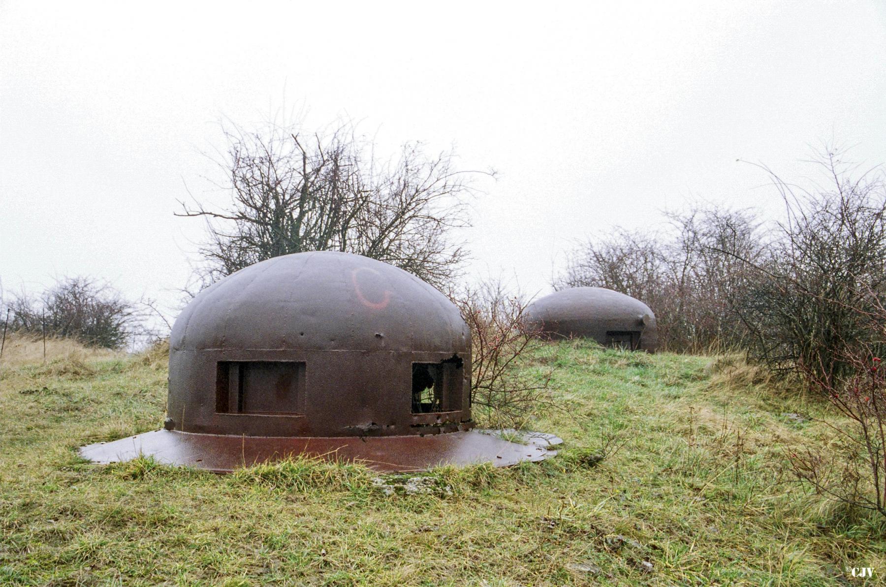 Ligne Maginot - DENTING - A28 - (Ouvrage d'infanterie) - Bloc 3
Fausse cloche et cloche GFM