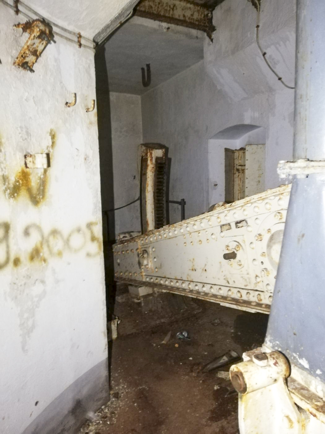 Ligne Maginot - DENTING - A28 - (Ouvrage d'infanterie) - Bloc 3
Partie balancier de la tourelle de mitrailleuses