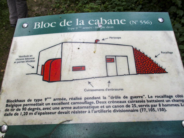 Ligne Maginot - A26-A - FONTAINE OUEST - (Blockhaus pour canon) - Plaque explicative apposée à proximité du blockhaus.