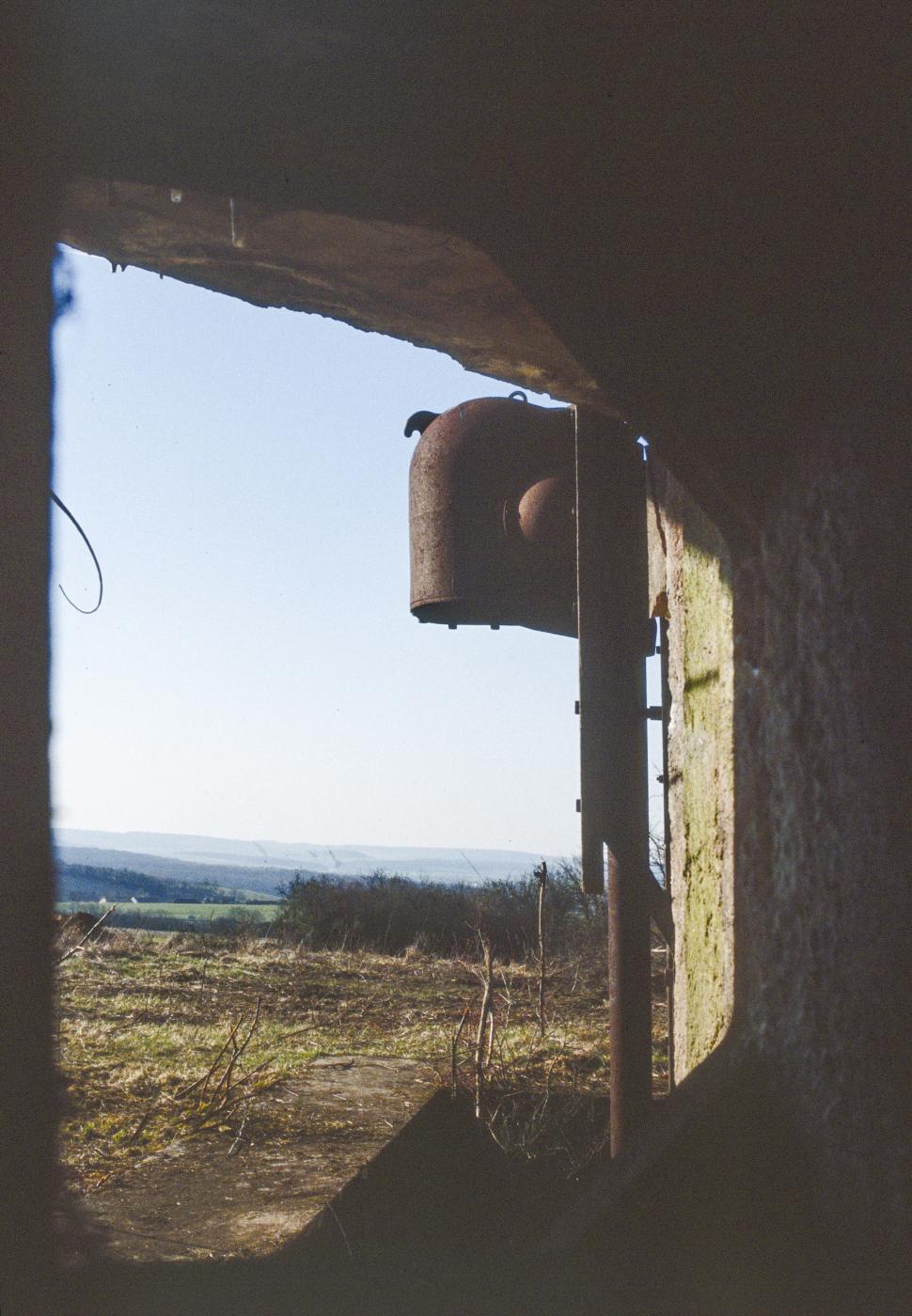 Ligne Maginot - DENTING - A28 - (Ouvrage d'infanterie) - Bloc 1
Vue à travers l'embrasure - MANSUY Michel