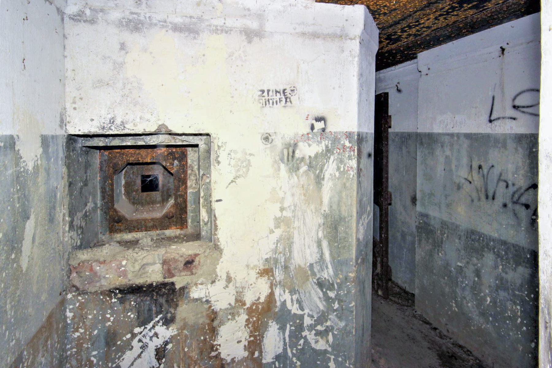 Ligne Maginot - GRAND BOIS - (Casemate d'infanterie) - Défense de l'entrée - Philippe & Michel Zimmer