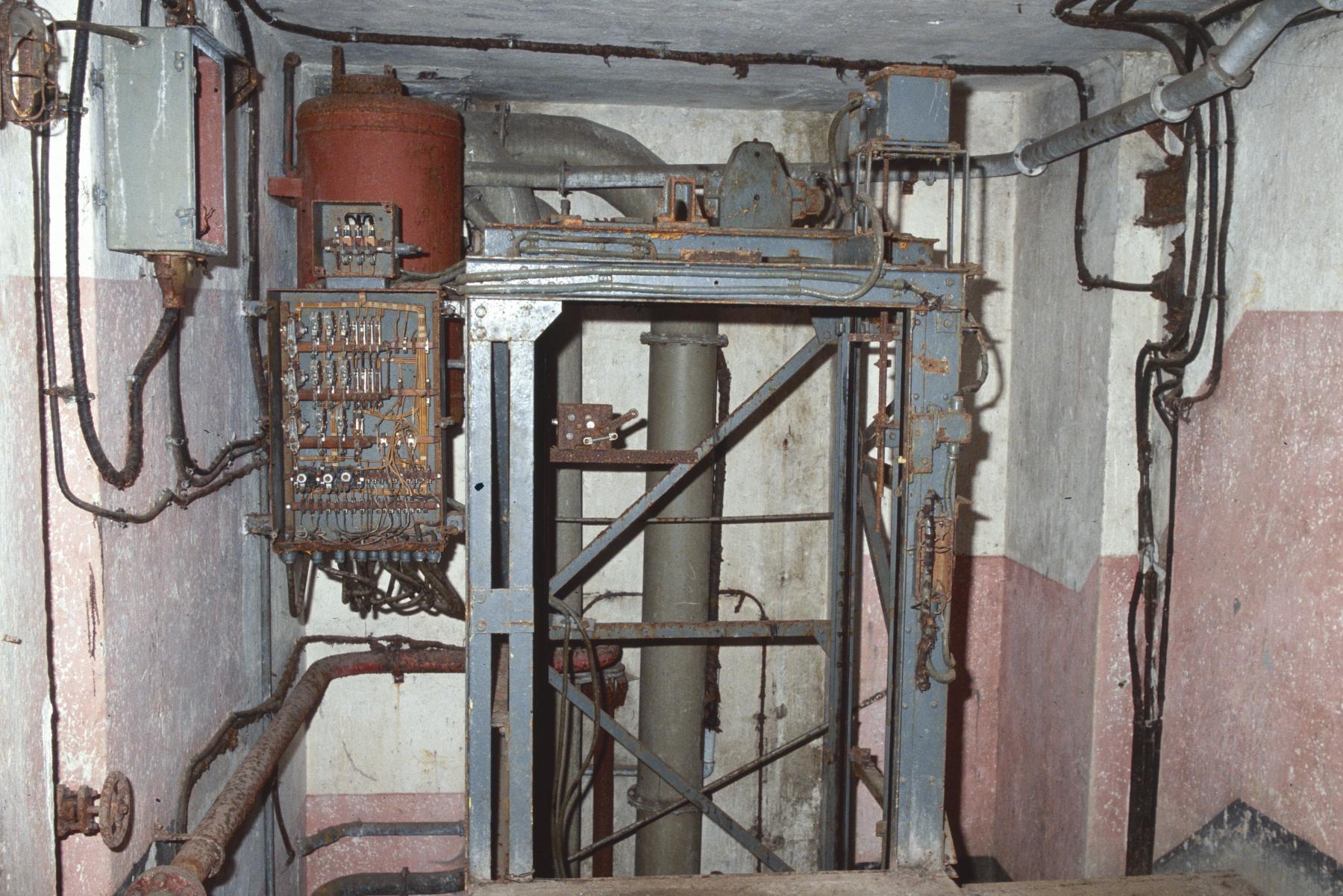 Ligne Maginot - DENTING - A28 - (Ouvrage d'infanterie) - Bloc 2
Cage d'escalier - MANSUY Michel