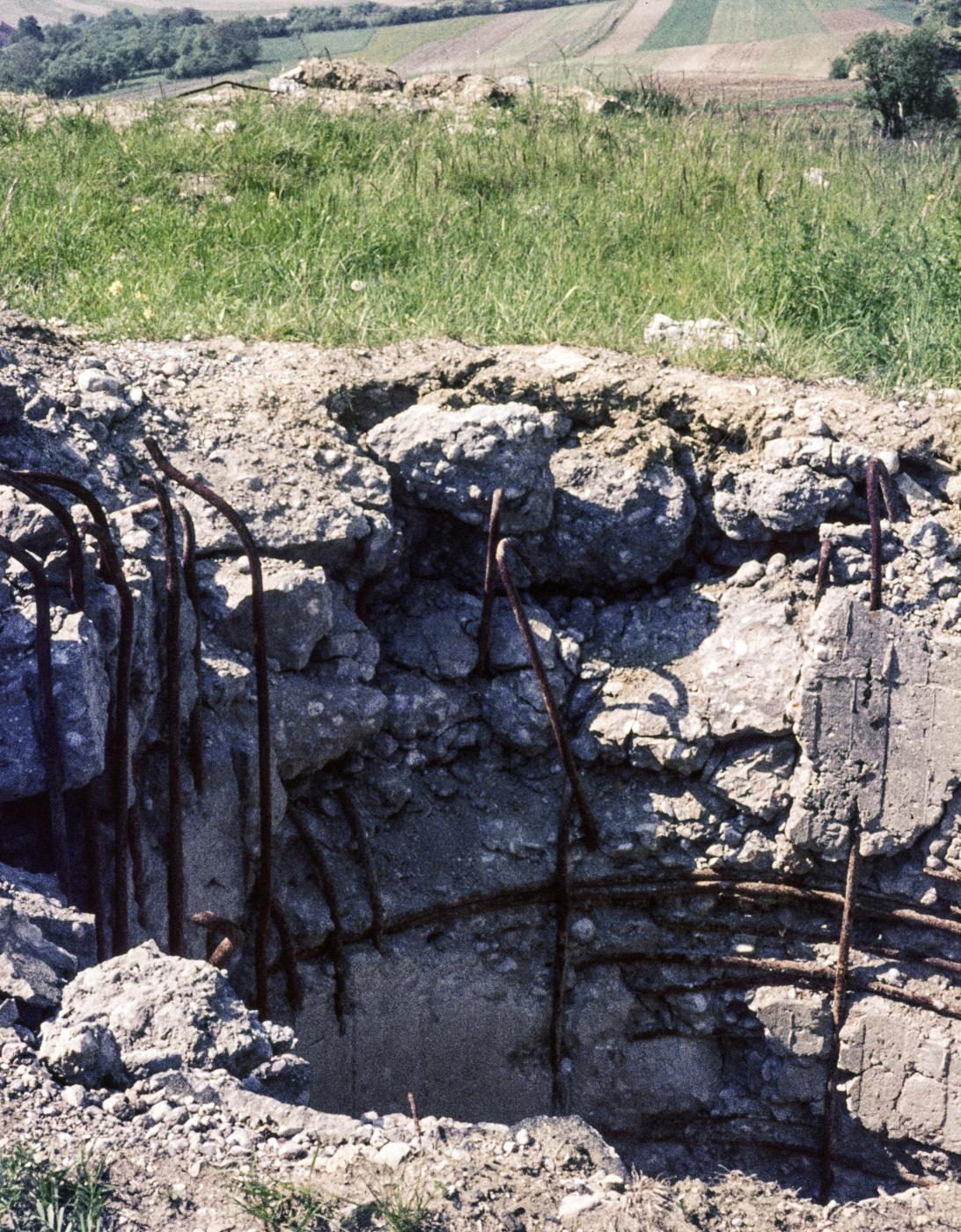 Ligne Maginot - MOTTENBERG - A33 - (Ouvrage d'infanterie) - Bloc 1
Les cloches sont ferraillées - MANSUY Michel