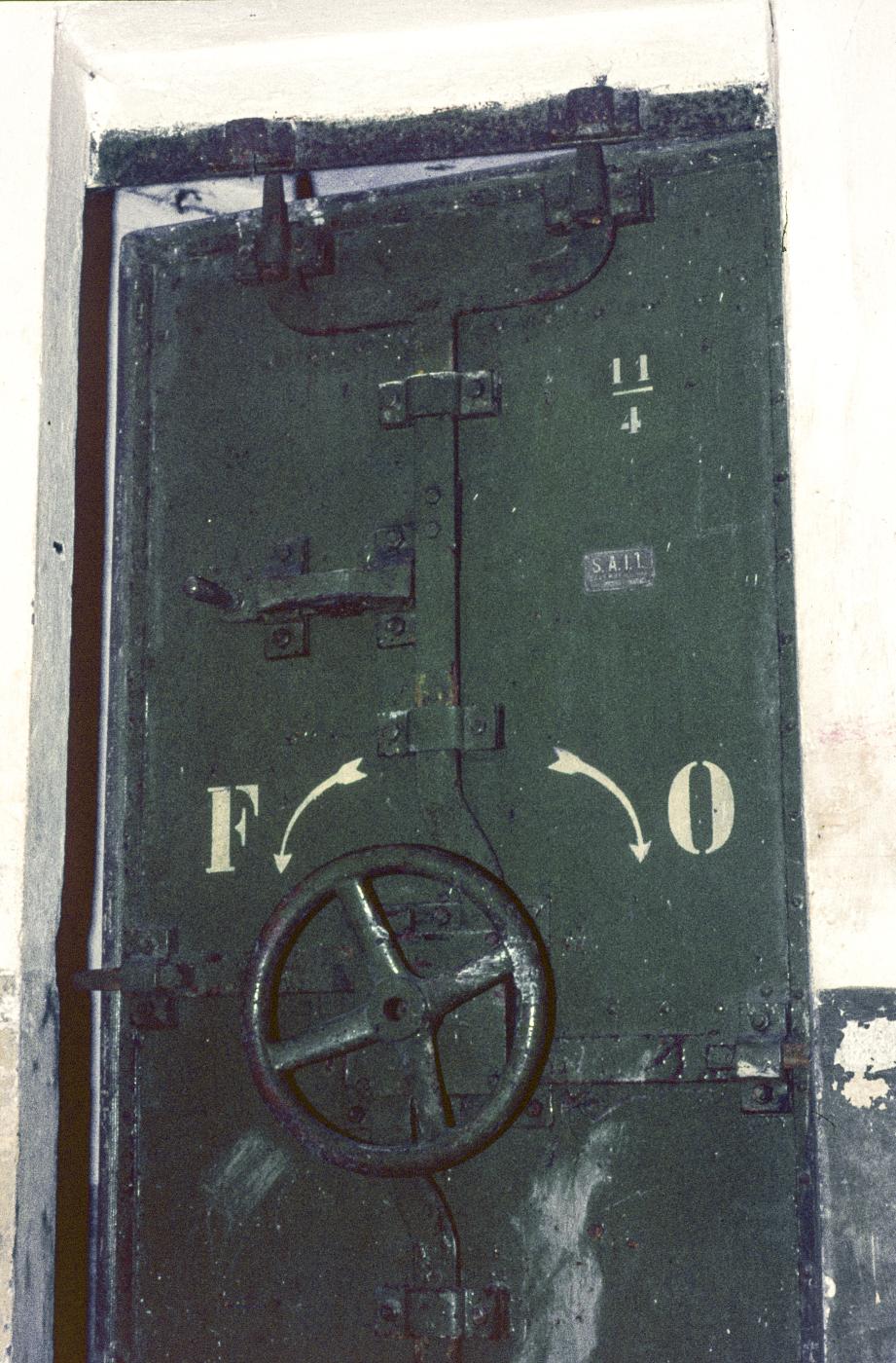 Ligne Maginot - MOTTENBERG SUD - C69 - (Casemate d'infanterie - double) - Une porte - MANSUY Michel