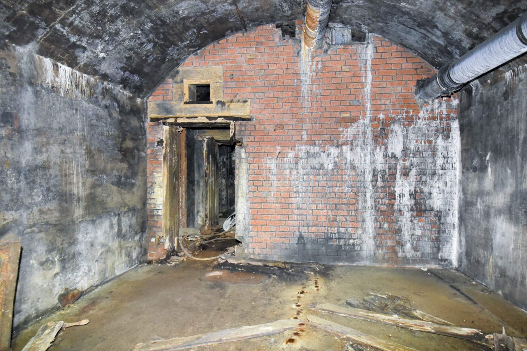 Ligne Maginot - FORT JEANNE D'ARC (3° ARMEE) - (PC de Région Fortifiée) - Batterie droite pour obusiers de 15 cm - Ludovic KNAPP