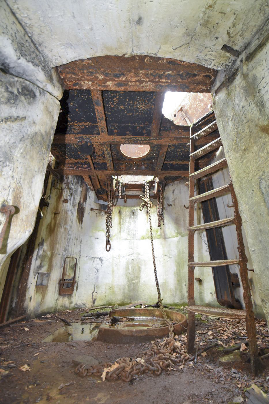 Ligne Maginot - FORT JEANNE D'ARC (3° ARMEE) - (PC de Région Fortifiée) - Batterie droite pour obusiers de 15 cm - Ludovic KNAPP
