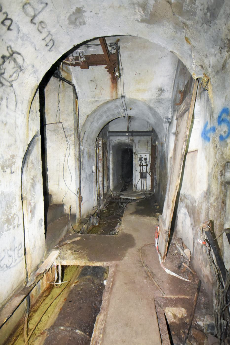 Ligne Maginot - FORT JEANNE D'ARC (3° ARMEE) - (PC de Région Fortifiée) - Batterie gauche pour obusiers de 15 cm - Ludovic KNAPP