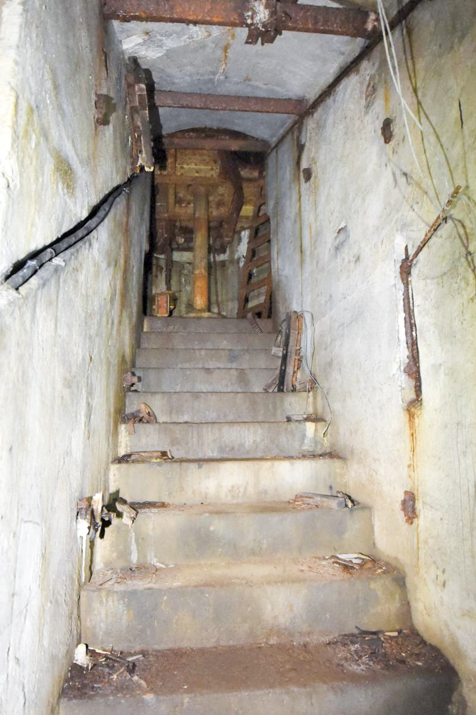 Ligne Maginot - FORT JEANNE D'ARC (3° ARMEE) - (PC de Région Fortifiée) - Batterie gauche pour obusiers de 15 cm - Ludovic KNAPP