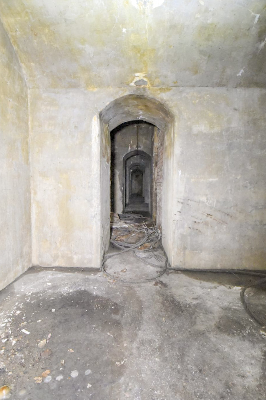 Ligne Maginot - FORT JEANNE D'ARC (3° ARMEE) - (PC de Région Fortifiée) - Batterie droite pour canons de 10 cm - Ludovic KNAPP