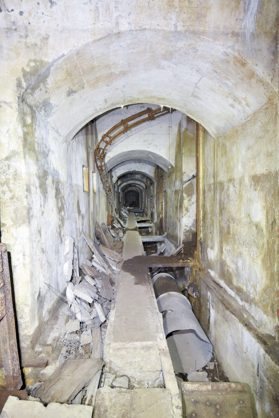 Ligne Maginot - FORT JEANNE D'ARC (3° ARMEE) - (PC de Région Fortifiée) - Batterie gauche pour canons de 10 cm - Ludovic KNAPP