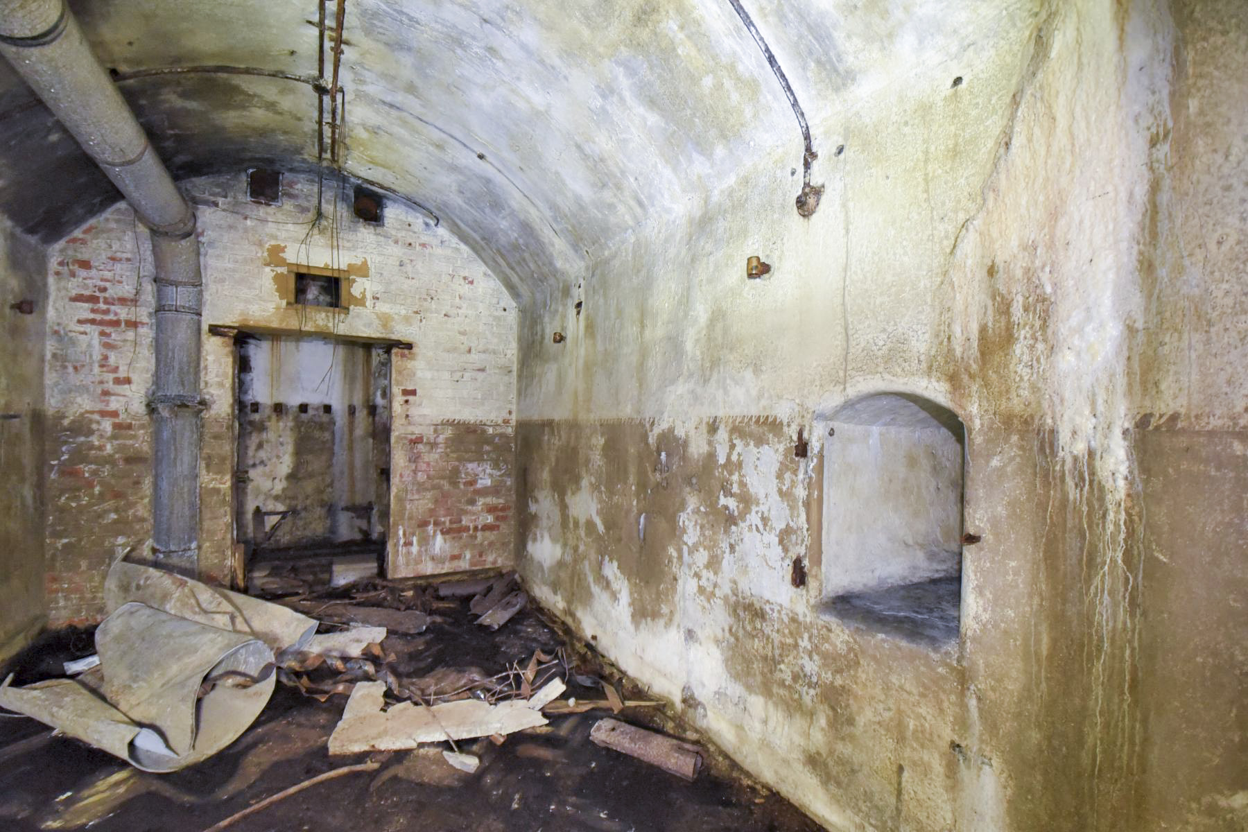 Ligne Maginot - FORT JEANNE D'ARC (3° ARMEE) - (PC de Région Fortifiée) - Batterie gauche pour canons de 10 cm - Ludovic KNAPP