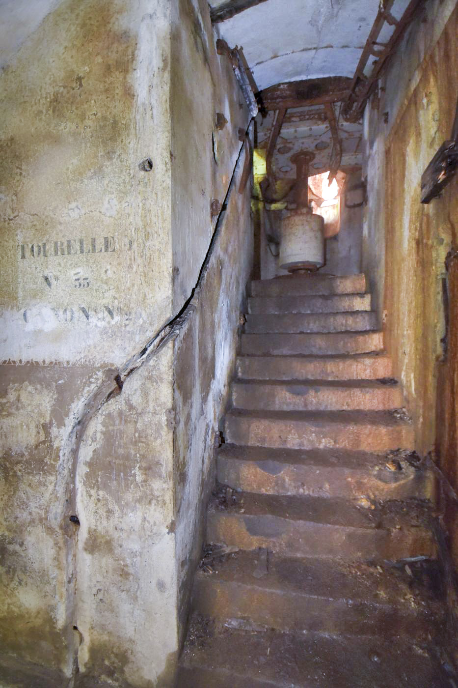 Ligne Maginot - FORT JEANNE D'ARC (3° ARMEE) - (PC de Région Fortifiée) - Batterie gauche pour canons de 10 cm - Ludovic KNAPP