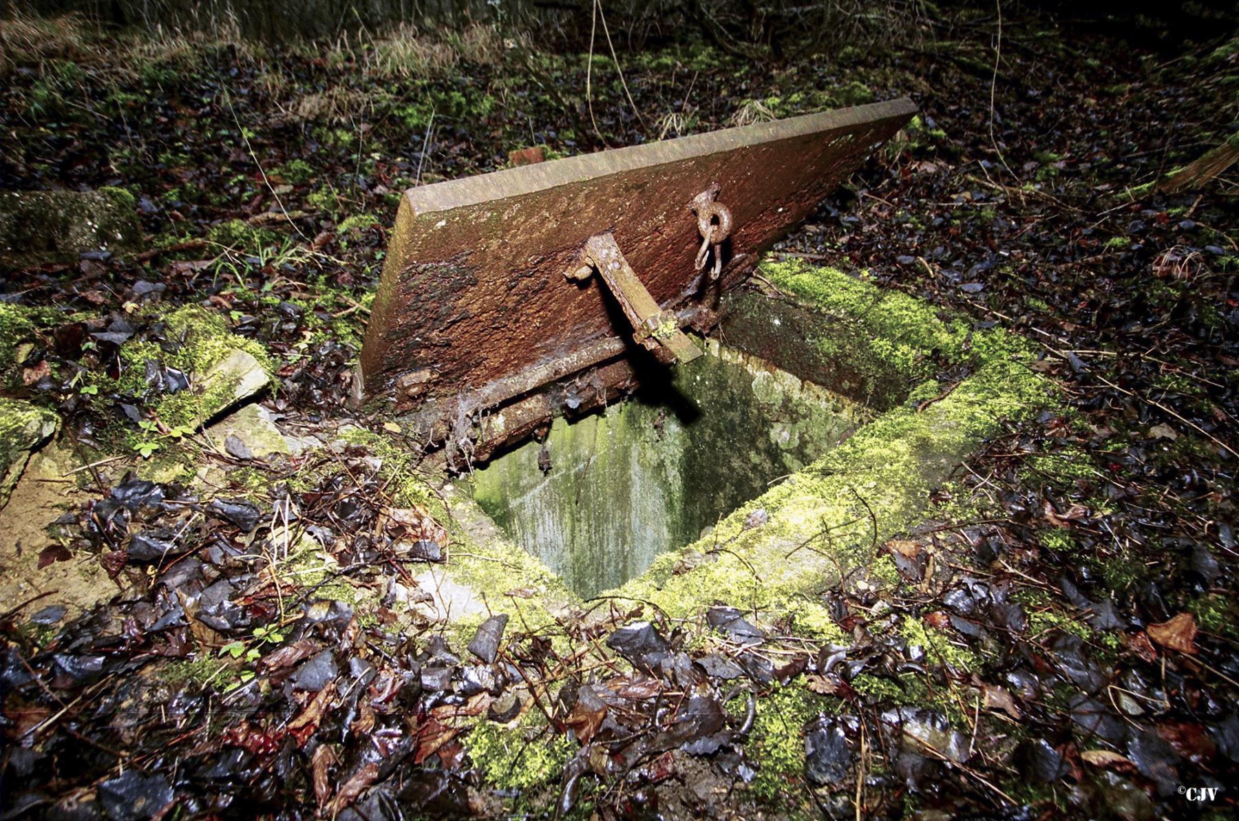 Ligne Maginot - FORT JEANNE D'ARC (3° ARMEE) - (PC de Région Fortifiée) - Entrée de l’extérieur de l'observatoire - Lia VERMEULEN