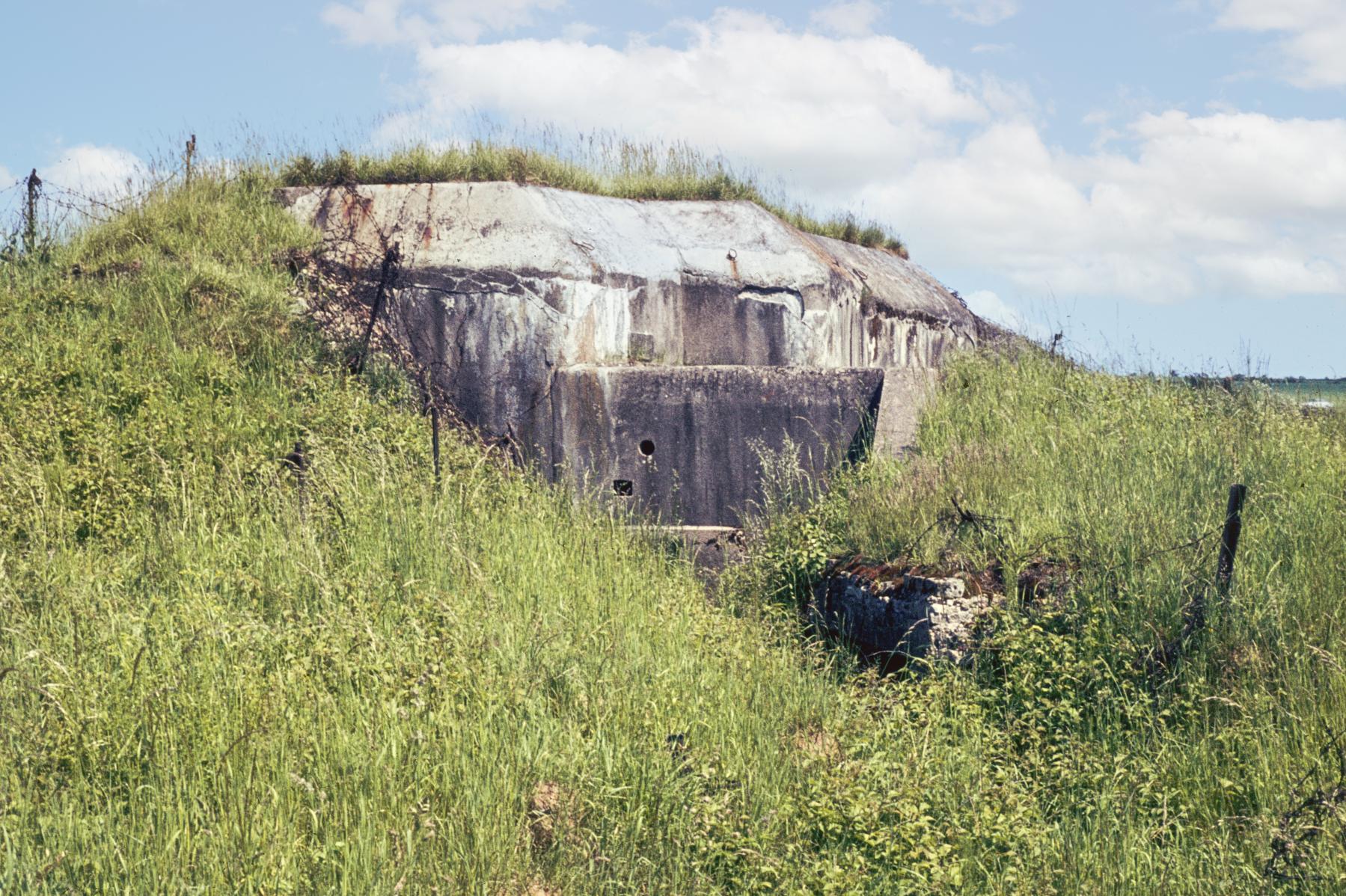 Ligne Maginot - AB24 - (Blockhaus pour canon) - L'entrée - MANSUY Michel