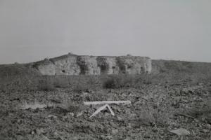 Ligne Maginot - SIMSERHOF - (Ouvrage d'artillerie) - Vue extérieure du bloc 5  après l'attaque américaine
Photo prise en décembre 1944
Photo 6AG 28454 / ETA HQ 44 30223 , 19 dec 1944